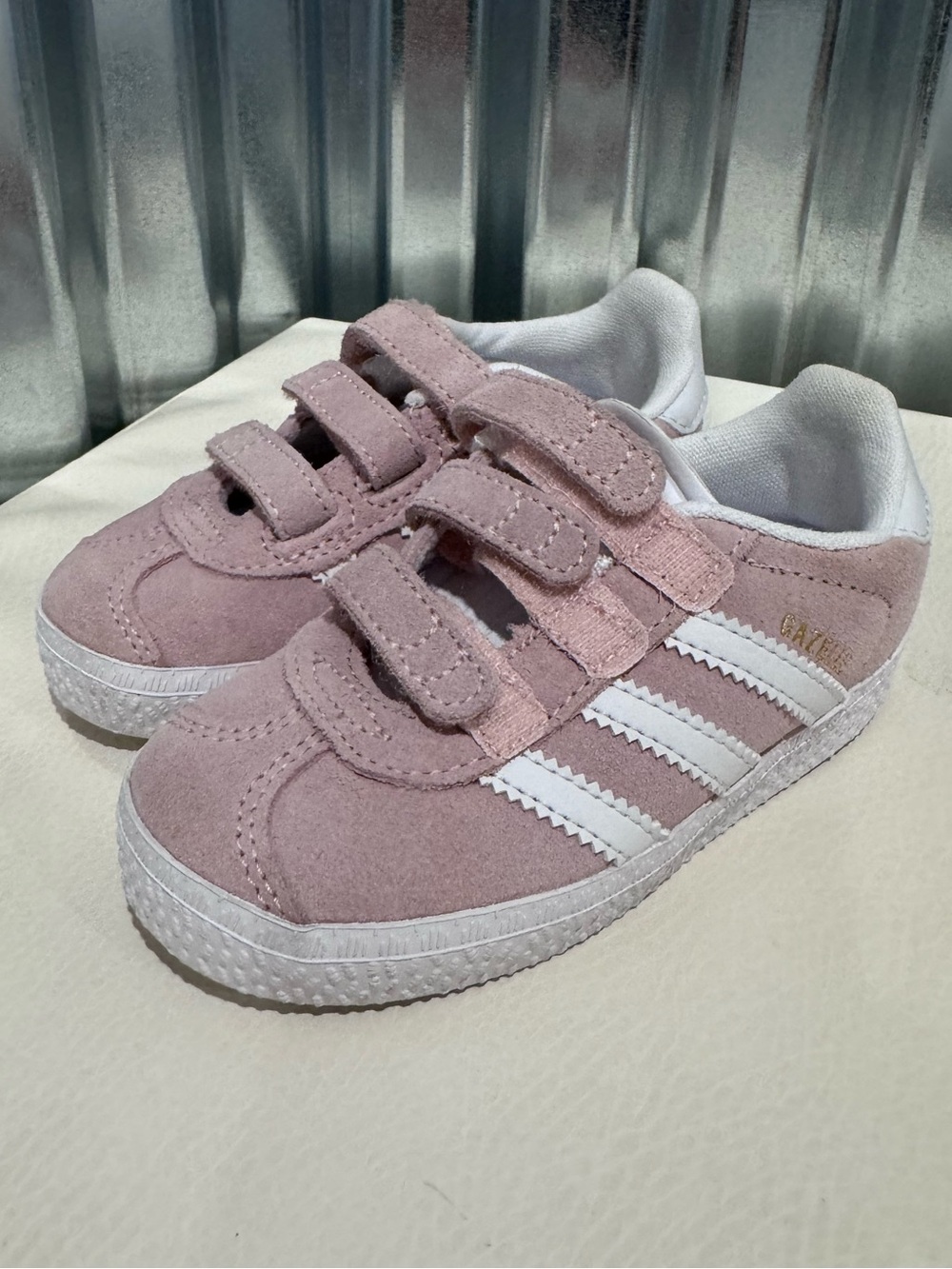 adidas Kids Gazelle Strap Sneakers - Light Pink & White NWOT - Picture 3 of 7